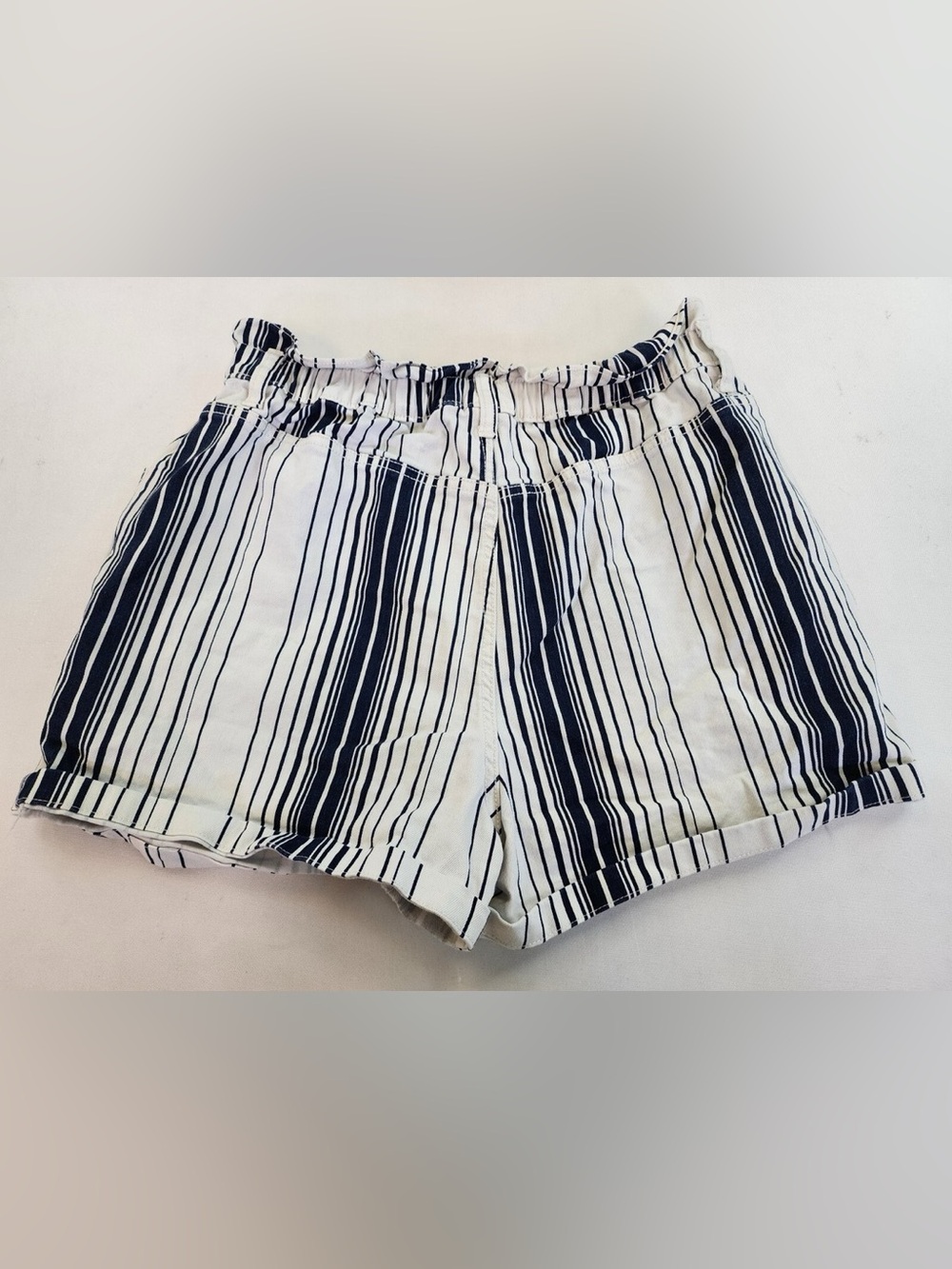 Time and Tru White Shorts Navy Vertical Candy Stripes Elastic Waistband Summer